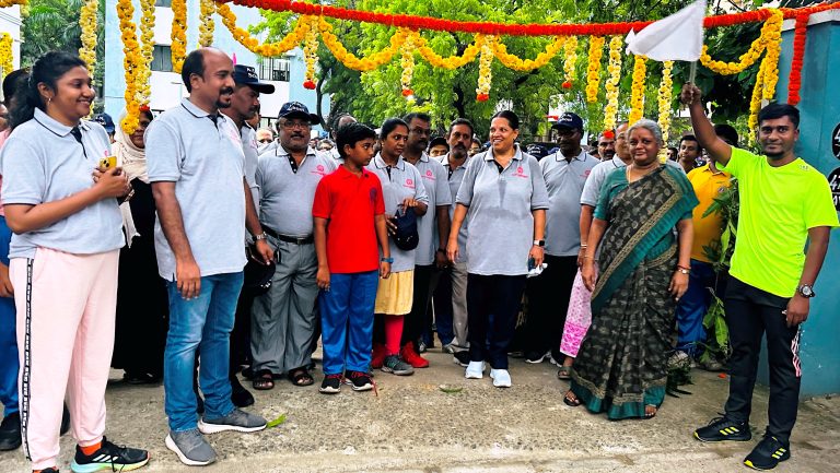 சுற்றுச்சூழல் விழிப்புணர்வு நடை பேரணி நடத்திய சென்னை கோட்டூர்புரம் ஏ.எம்.எம். பள்ளி!