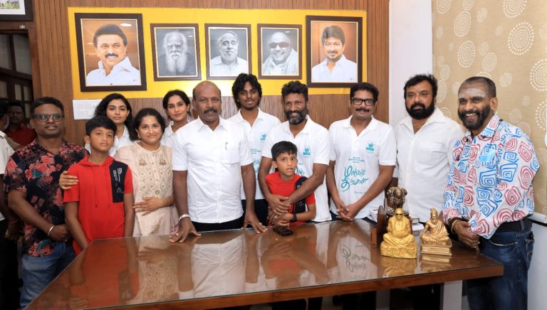 உறுப்பு தானம் செய்த இயக்குநர் சுசீந்திரன், மனோஜ் பாரதிராஜா உள்ளிட்ட ‘மார்கழி திங்கள்’ படக்குழுவுக்கு தமிழக மக்கள் நல்வாழ்வுத்துறை அமைச்சர் பாராட்டு!