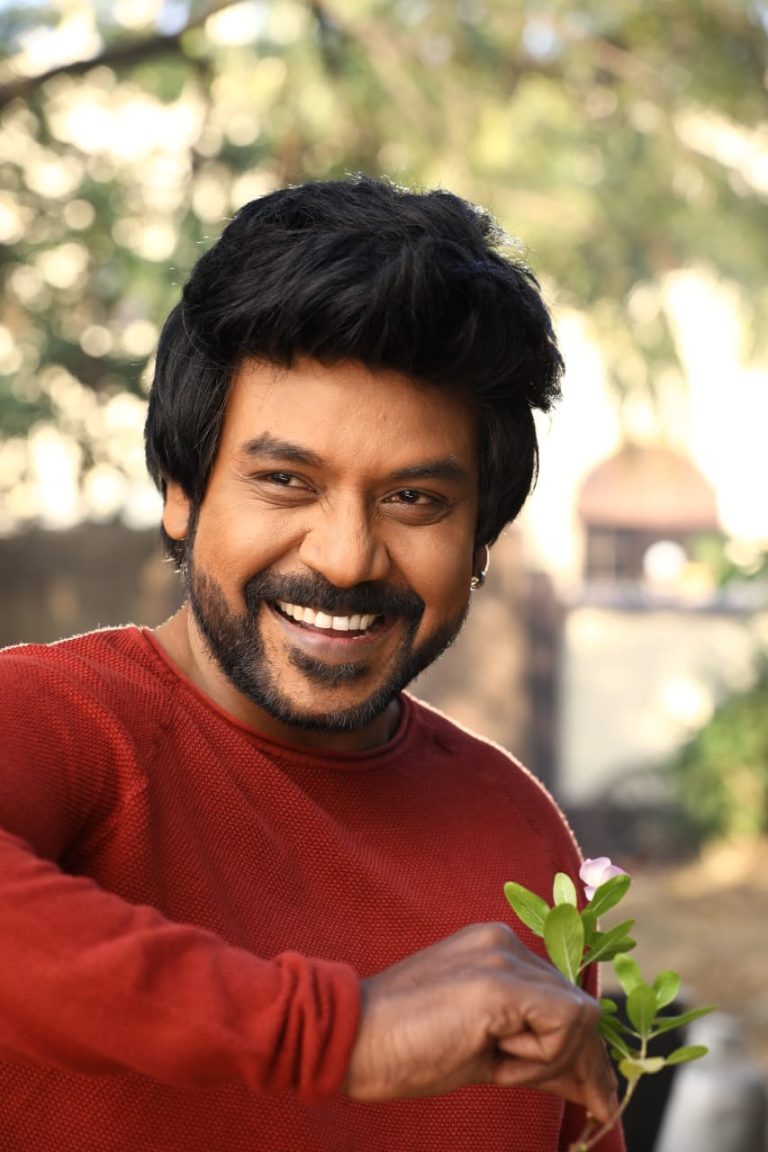 ‘சந்திரமுகி 2’ வெற்றிக்காக மந்த்ராலய ராகவேந்திரரை தரிசித்த ராகவா லாரன்ஸ்!