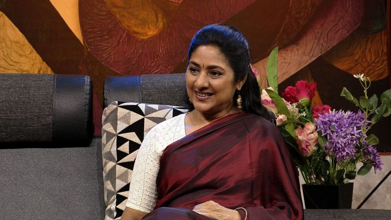 ஜெயா டிவியின் காலைமலரில் ஆயுத பூஜையன்று நடிகைகள் அபர்ணதி, ரோகிணி பங்குபெறும் சிறப்பு நிகழ்ச்சி!