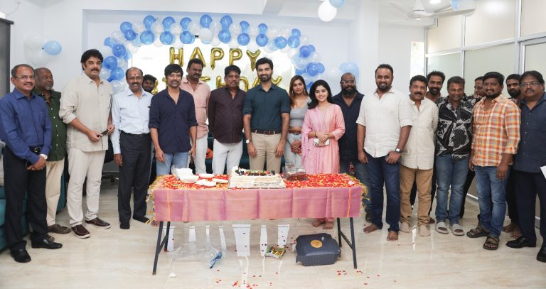 ‘ரெட் ஜெயன்ட் மூவிஸ்’ செண்பகமூர்த்தியின் பிறந்த நாளில் இயக்குநர்கள், நடிகர்கள், தயாரிப்பாளர்கள் நேரில் வாழ்த்து!