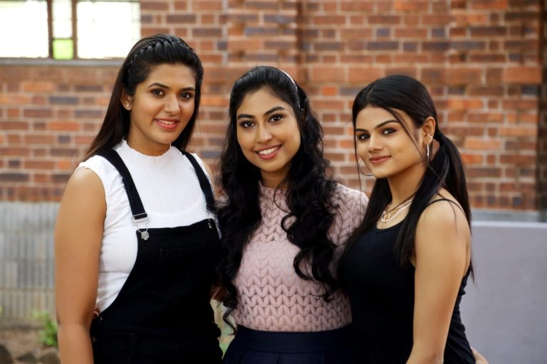 சென்சார் அதிகாரி அதிர்ந்துபோய் அறுபது இடங்களில் வெட்டிய ‘ரா..ரா.. சரசுக்கு ரா..ரா..’ நவம்பர் 3-ல் ரிலீஸ்.