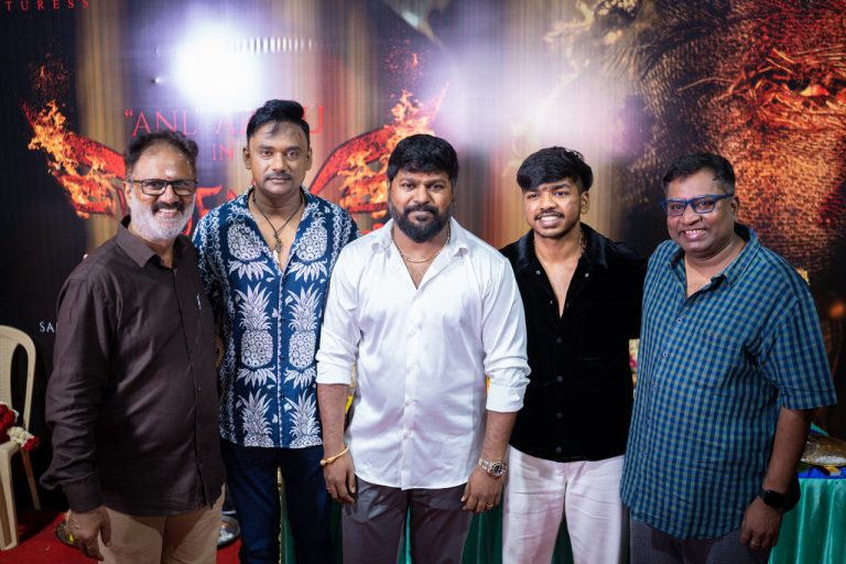 உற்சாகமாக நடந்த நடிகர் விஜய் சேதுபதியின் மகன் சூர்யா கதாநாயகனாக நடிக்கும் முதல் படத்தின் துவக்கவிழா!