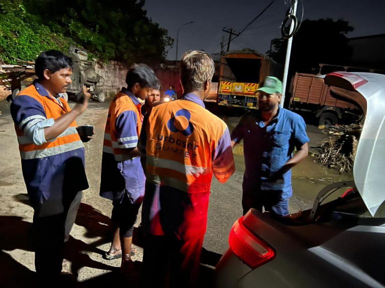 2000 உணவுப் பொட்டலங்கள், மளிகை பொருட்கள் 400 பெட்டி… மிக்ஜாம் மழை வெள்ளத்தால் பாதிக்கப்பட்டோருக்கு ‘வெப்பன்’ படக்குழு உதவி!