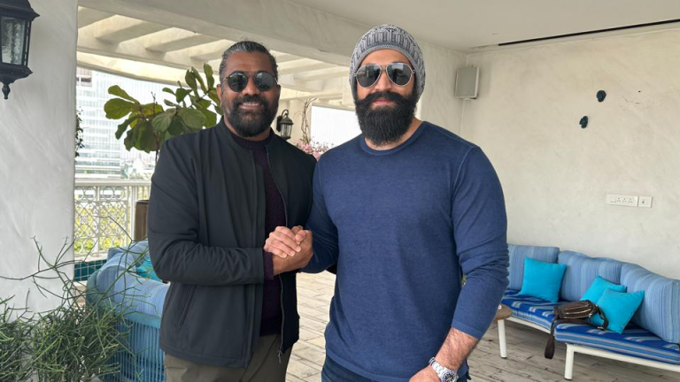 ‘ராக்கிங் ஸ்டார்’ யாஷ் நடிக்கும் புதிய படத்தின் தலைப்பு ‘டாக்ஸிக் – எ ஃபேரி டேல் ஃபார் க்ரோன்-அப்ஸ்.’ துவங்கியது எதிர்பார்ப்பு!