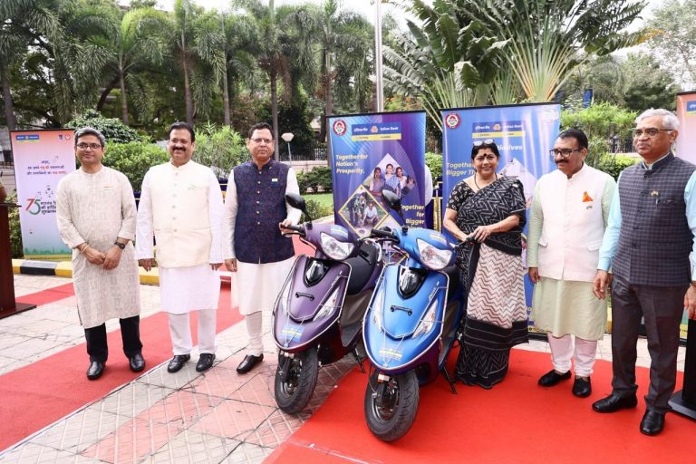 Indian Bank extends helping hand to Cancare Foundation on the 75th Republic Day!