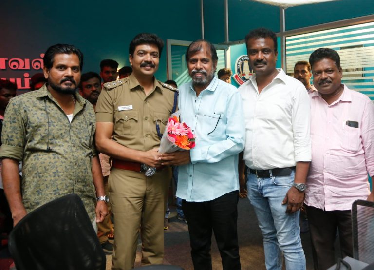 இயக்குநர் சங்கத் தலைவர் ஆர்.கே.செல்வமணியிடம், படப்பிடிப்பில் பாராட்டு பெற்ற கயல் ஆனந்தி நடிக்கும் ‘ஒயிட் ரோஸ்’ படக்குழு!