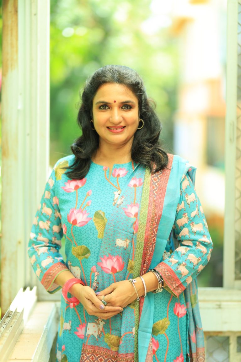 அயோத்தி ராமர் கோவில் திறப்புவிழாவை முன்னிட்டு பரபரப்பாக வெளியீட்டுக்குத் தயாராகும் நடிகை சுகன்யா எழுதி, இசையமைத்து பாடிய ‘ஜெய் ஸ்ரீ ராம்’ பாடல்!