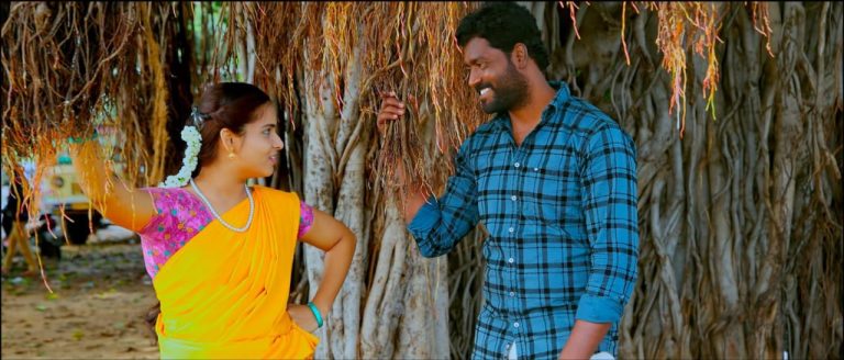 வறண்ட கிராமத்து இளைஞனின் காதலுக்கு தடையாக வரும் சாதியை மையப்படுத்திய கதைக்களத்தில், கிராமத்து மண்வாசனையோடு இம்மாதம் திரைக்கு வரும் ‘தென் தமிழகம்.’