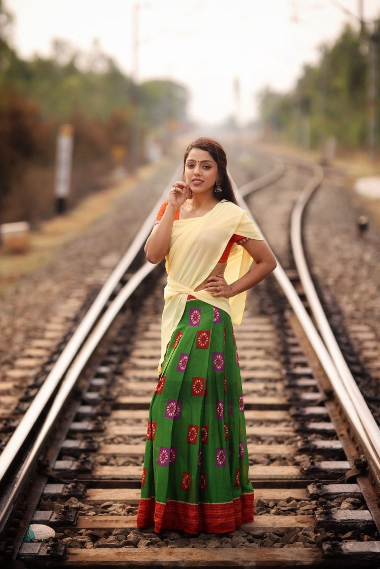 சிம்புவுக்கு ஜோடியாக நடிப்பதே லட்சியம்! -நடிகை தேவயானி ஷர்மா