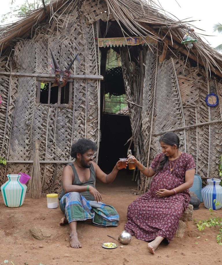 காதலர் தினத்தில் குவார்ட்டரோடு குடித்தனம்… அப்புக்குட்டி நடிக்கும் ‘பிறந்தநாள் வாழ்த்துகள்’ படத்தின் பர்ஸ்ட் லுக்கில் வித்தியாசம் காட்டி அசத்திய படக்குழு!