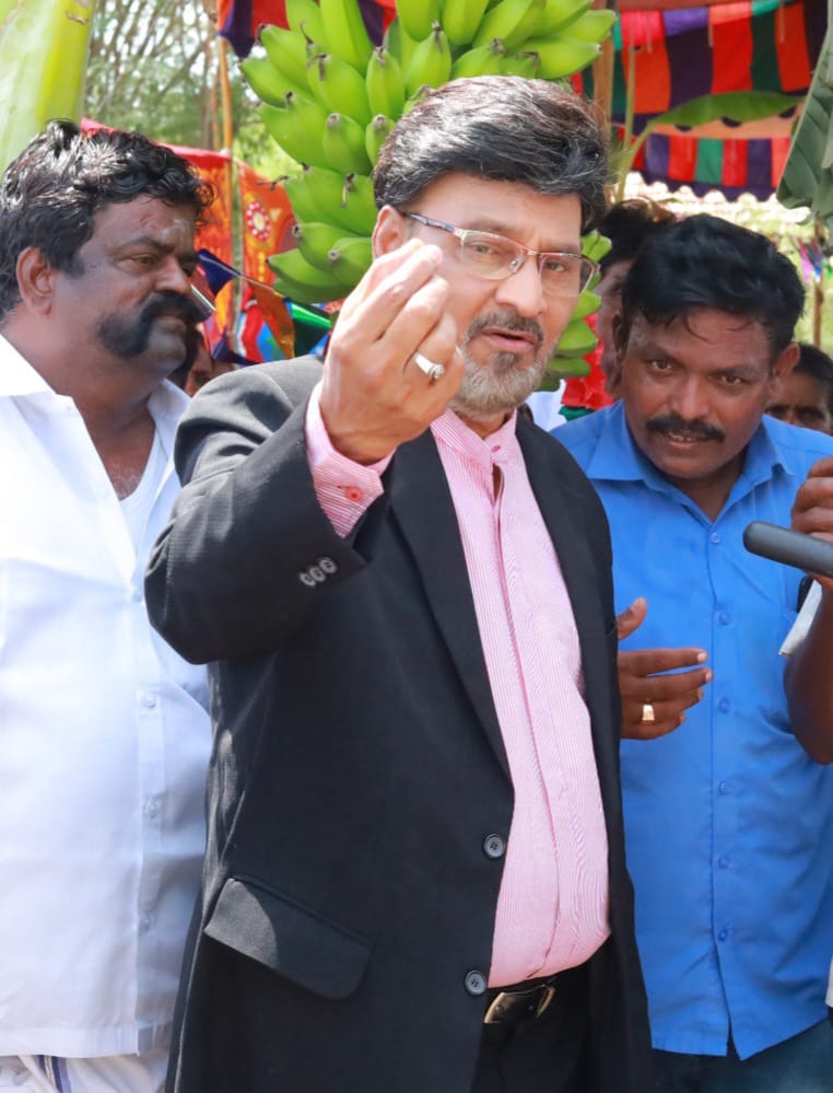 கிராமங்களை வாழவையுங்கள் என்று எடுத்துச் சொல்லும் ‘ஆண்டவன்’ படத்தில் கலெக்டராக பாக்யராஜ்!