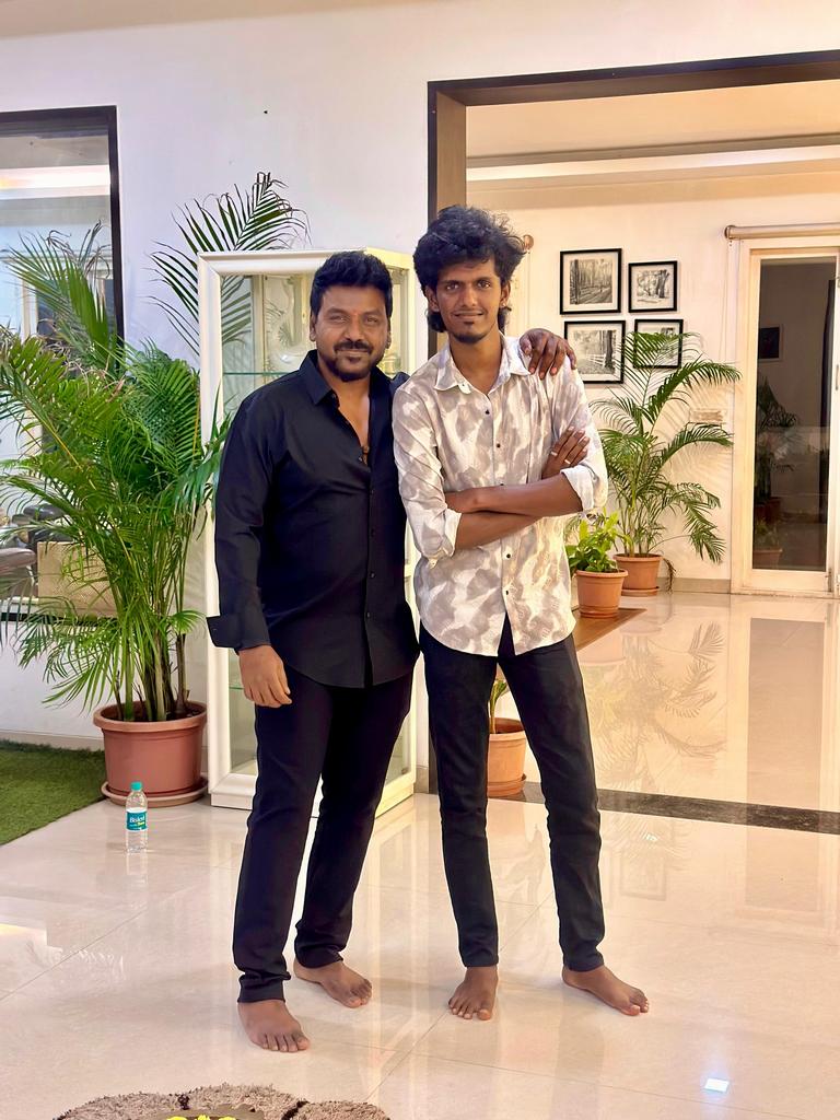 ராகவா லாரன்ஸ், கே.பி.ஒய். பாலா இணைந்து திருவண்ணாமலை மாவட்டம் இரும்பேடு அரசுப் பள்ளி மாணவர்களுக்காக 15 லட்சம் செலவில் கழிப்பறை வசதி செய்து கொடுத்தனர்!