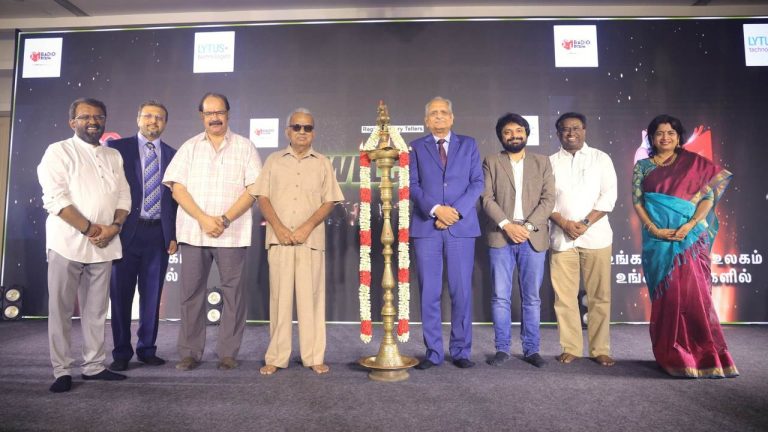 கதை சொல்ல புதுமையான செயலியை உருவாக்கிய ஊடகத்துறை ஜாம்பவான்கள்…  அறிமுகமானது ஆடியோ  ஓடிடி ரேடியோ ரூம்!