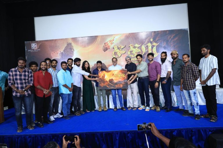 படத்தில் கார் சேஸ், ஃபிளைட் பைட், கடலில் நடக்கும் காட்சிகள்… 1200 வி எஃப் எக்ஸ் ஷாட்ஸ்… -‘சதுர்’ பட விழாவில் எதிர்பார்ப்பைத் தூண்டிய இயக்குநர் அகஸ்டின் பிரபு