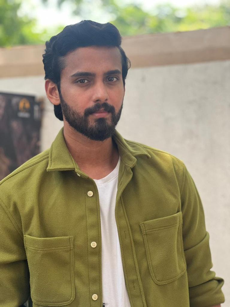 அஜித் நடிக்கும் ’விடாமுயற்சி’ படத்திலிருந்து நடிகர் நிகிலின் கேரக்டர் லுக் வெளியீடு!