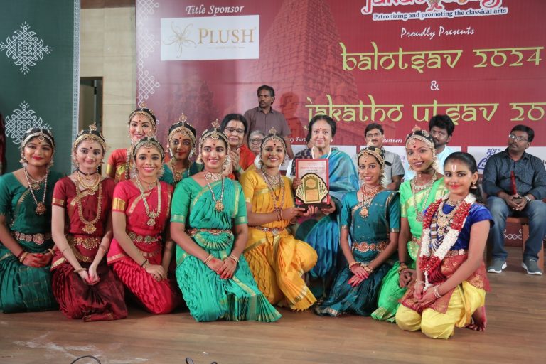 ஜகதோ உத்சவ் போட்டிகளில் வென்றவர்களுக்கு கேடயம் வழங்கும் விழாவில்  நடிகை ராதிகா, தமிழச்சி தங்கப்பாண்டியன் எம்.பி. உள்ளிட்டோர் பங்கேற்பு!