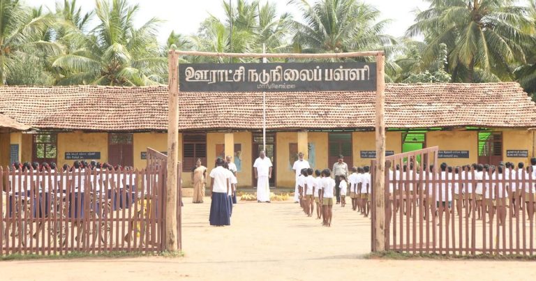 கல்வியின் அவசியத்தை உணர்த்தும் ‘சார்’ படத்துக்கு மக்களிடமிருந்து குவியும் பாராட்டு… அதிகரிக்கும் தியேட்டர்கள்!