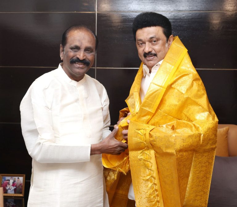 கவிப்பேரரசு வைரமுத்து படைப்புலகம் பன்னாட்டுக் கருத்தரங்கம் முதலமைச்சர் மு.க.ஸ்டாலினுக்கு அழைப்பு!