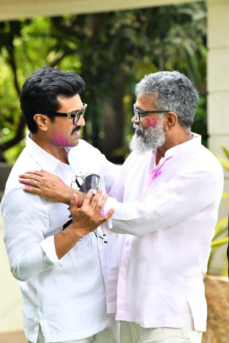 ராம் சரண் _ இயக்குநர் ஷங்கர் கூட்டணியின் கேம் சேஞ்சர் பட நிகழ்வில் பங்கேற்க தயாரான புஷ்பா பட இயக்குநர் சுகுமார்!