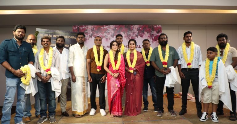 ‘யாத்திசை’ இயக்குநர் தரணி ராசேந்திரனின் அடுத்த படம் பூஜையுடன் தொடங்கியது!