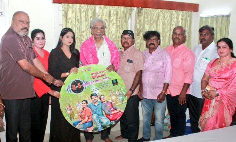 ‘9 AM to 9 PM வாலன்டைஸ் டே’ படத்தின் பாடல்கள் வெளியீட்டு நிகழ்வில், படத்திற்கு இலவச டிக்கெட் வழங்கப்போகும் இயக்குநரை பாராட்டிய கே ராஜன்!