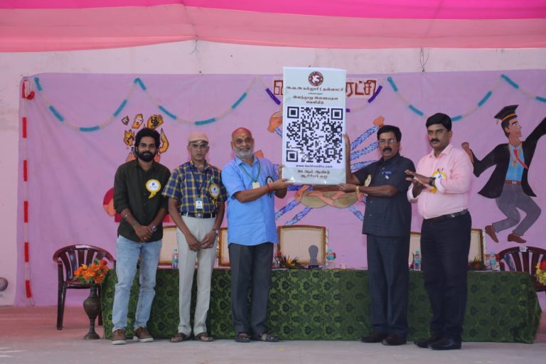 ஏ.வி.சி. கல்லூரி இளந்தூது மாணவர் இதழ் சார்பாக நடைபெற்ற இரு நாள் பயிற்சி பணிப்பட்டறை மற்றும் இணையதள வெளியீட்டு விழா! ஊடகத்துறையில் சாதிப்பதற்கான வாய்ப்புகள் குறித்து இயக்குநர், எழுத்தாளர் சதீஸ்குமார் பிரபுராம் சிறப்புரை.