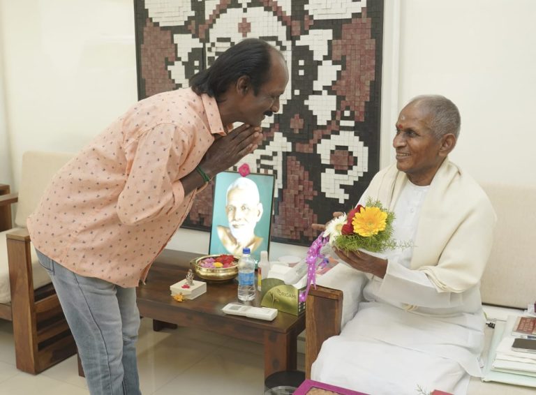 மளிகைக் கடை ஸ்பீக்கரில் அன்னக்கிளி பட பாடலை கேட்கப்போய் கடை ஓனரிடம் அடி வாங்கியிருக்கிறேன்; அந்தளவுக்கு இளையராஜாவின் வெறியன் நான்! -இசைஞானி இளையராஜாவை சந்தித்த உற்சாகத்தில் நடிகர் முத்துக்களை 