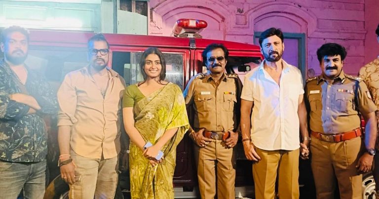 மோகனுக்கு மறு அறிமுகம் கொடுத்த இயக்குநர் விஜய்ஶ்ரீ ஜி ‘பன்னீர் புஷ்பங்கள்’ சுரேஷை மறு அறிமுகம் செய்கிறார்!
