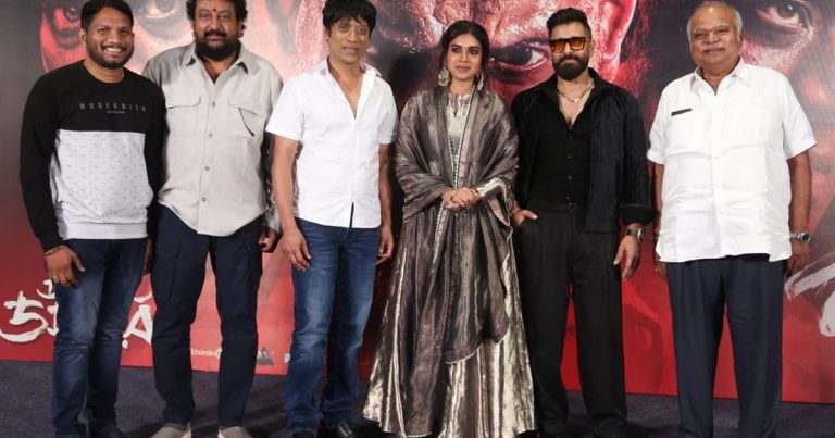 இந்த படத்திலுள்ள 15 நிமிட ஒரு சிங்கிள் ஷாட் காட்சியை படமாக்குவதில் சிரமங்கள் உருவானபோது இயக்குநர் கண்கலங்கிவிட்டார்! -வீர தீர சூரன் படத்தின் ஹைதராபாத் பிரஸ் மீட்டில் நடிகர் எஸ் ஜே சூர்யா