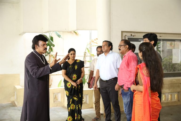 தேதி, நேரம் பெற்று படத்தின் பிரமோஷன் நிகழ்வை வைத்தால் நிச்சயமாக அவர் கலந்துகொள்வார்! -யோகிபாபு பற்றி பெருமையாக சொல்லும் ஸ்கூல் பட இயக்குநர் ஆர் கே வித்யாதரன்