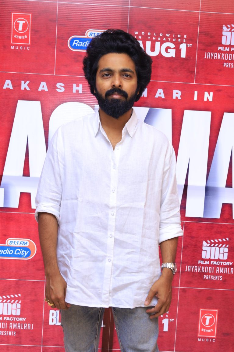 இந்த படம் திரில்லராக மட்டுமல்லாது சென்டிமெண்ட், காமெடி என ஜனரஞ்சகமாக  இருக்கும்! -‘பிளாக்மெயில்’ படத்தின் இசை வெளியீட்டு விழாவில் இயக்குநர் மு மாறன் 