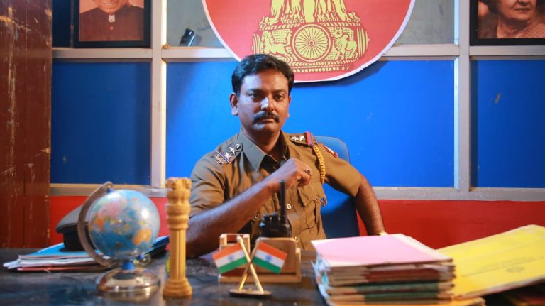போலீஸாரும் அவர்களது குடும்பங்களும் சந்திக்கும் பிரச்சனைகளை மையப்படுத்தி சஸ்பென்ஸ், திரில்லர் எமோஷன் கலந்து உருவான ‘போலீஸ் ஃபேமிலி’ விரைவில் ரிலீஸ்!