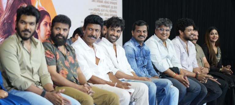 இயக்குநர்கள் ஆர். கே. செல்வமணி, அமீர், சமுத்திரகனி உள்ளிட்டோர் திரளாக பங்கேற்ற யோலோ படத்தின் டிரெய்லர் வெளியீட்டு விழா!
