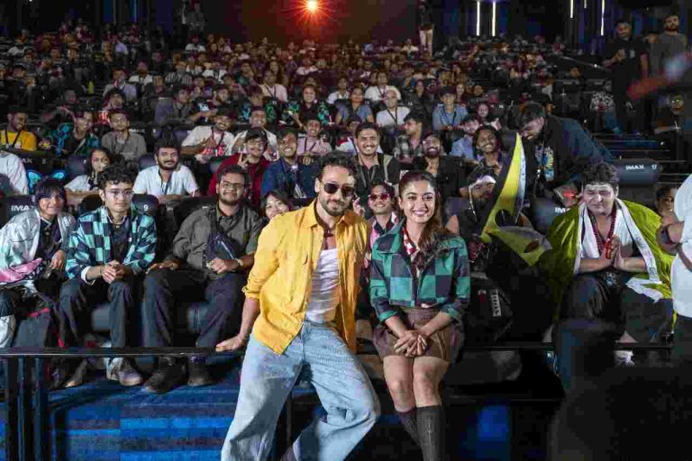 ராஷ்மிகா மந்தனா _ டைகர் ஷெராஃப் இணைந்த ‘டீமன் ஸ்லேயர்: கிமெட்சு நோ யைபா – இன்ஃபினிட்டி கேஸ்டில்’ படத்தின் சிறப்புக் காட்சி!