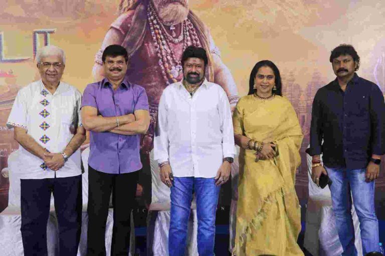 தமிழில் ஏ பி நாகராஜ் போல படம் எடுக்க ஆளில்லை என்ற ஏக்கத்தை போக்க வந்திருக்கிறார் இயக்குநர் போயபாடி ஶ்ரீனு! -சென்னையில் நடந்த அகண்டா 2 – தாண்டவம்’ படத்தின் பிரஸ் மீட்டில் நடிகர் ஒய் ஜி மகேந்திரன் பேச்சு 