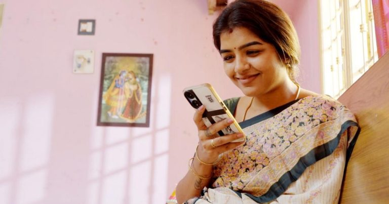 பல் டாக்டருடன் பலான நட்பு… கணவருக்கு தெரிந்து விபரீதம்… கிளுகிளுப்பும் விறுவிறுப்பும் கலந்துகட்டிய ரகசிய சினேகிதனே’ டிசம்பர் 26-ம் தேதி தியேட்டர்களில் வெளியாகிறது!