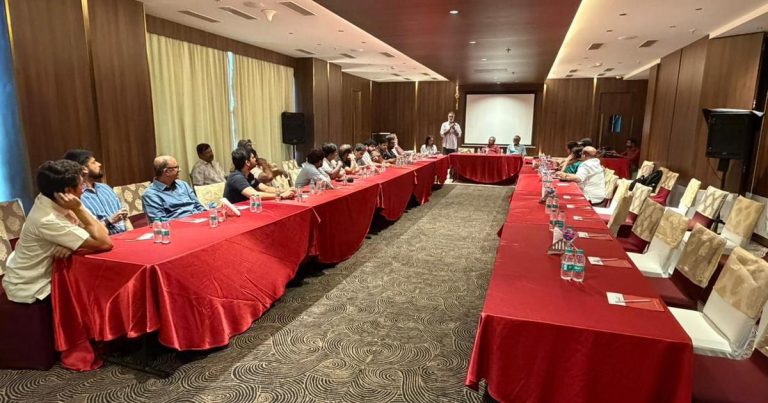தென்னிந்திய திரைப்பட தயாரிப்பாளர்கள் தொழில்துறை சூழலை பாதுகாக்க ஒன்றிணைகின்றனர்; புதிய சங்கத்திற்கான வழிநடத்தல் குழு அமைப்பு